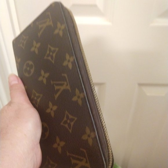 Louis Vuitton Zippy Monogram Wallet - Picture 7 of 16